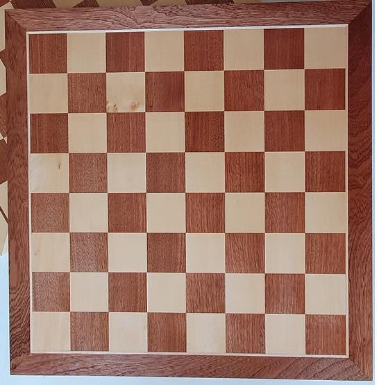 Plateau Jeu Echecs en bois massif Tilleul-Sipo case 50mm